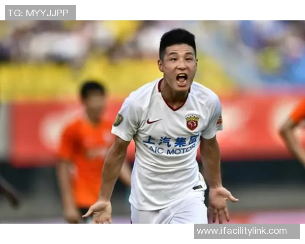 武磊赛场爆发小插曲，裁判如何处理？